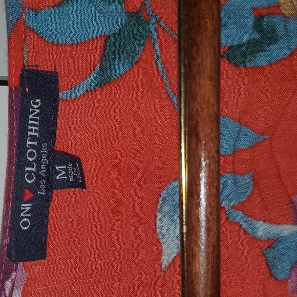 One Clothing 💐 Floral  Blouse - Picture 4 of 4